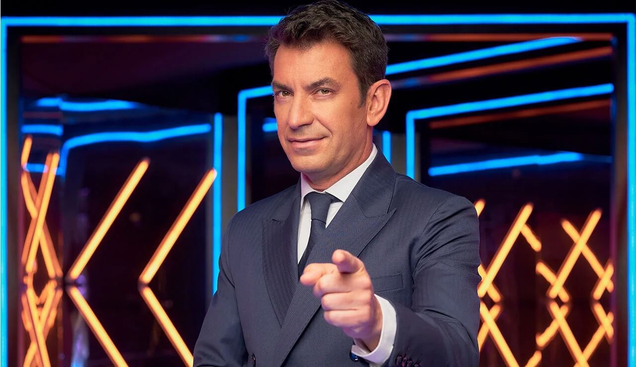 Arturo Valls Mask Singer