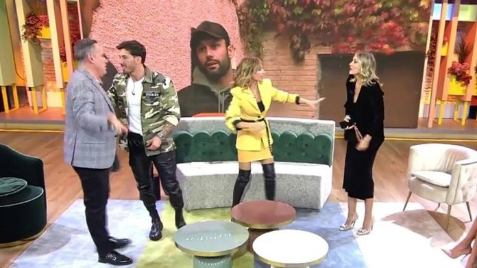 Alba explota Aurelio Manzano