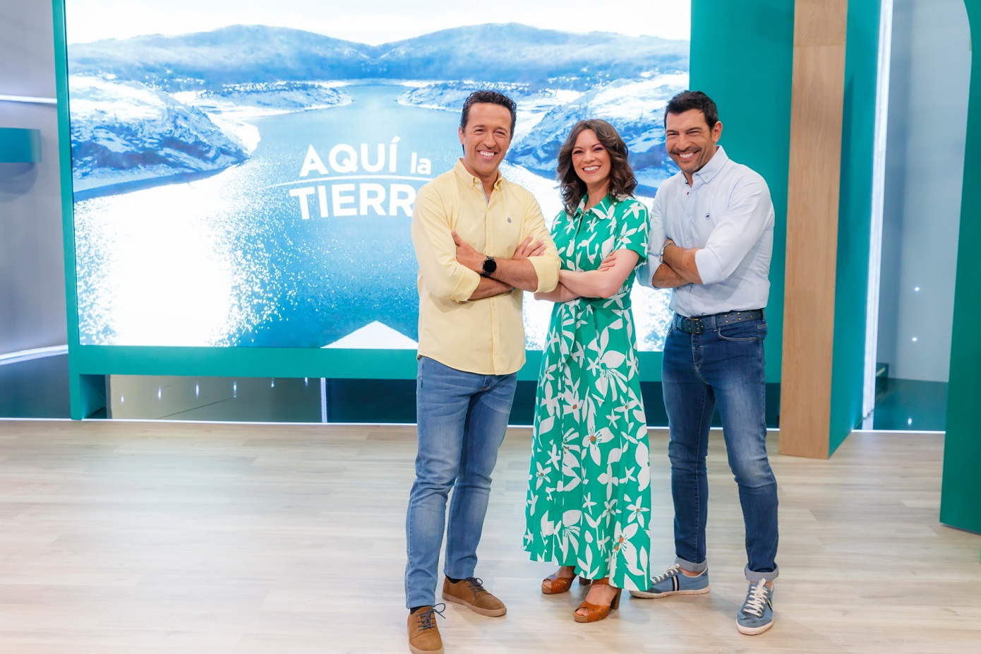 La 1 renueva Aquí la Tierra