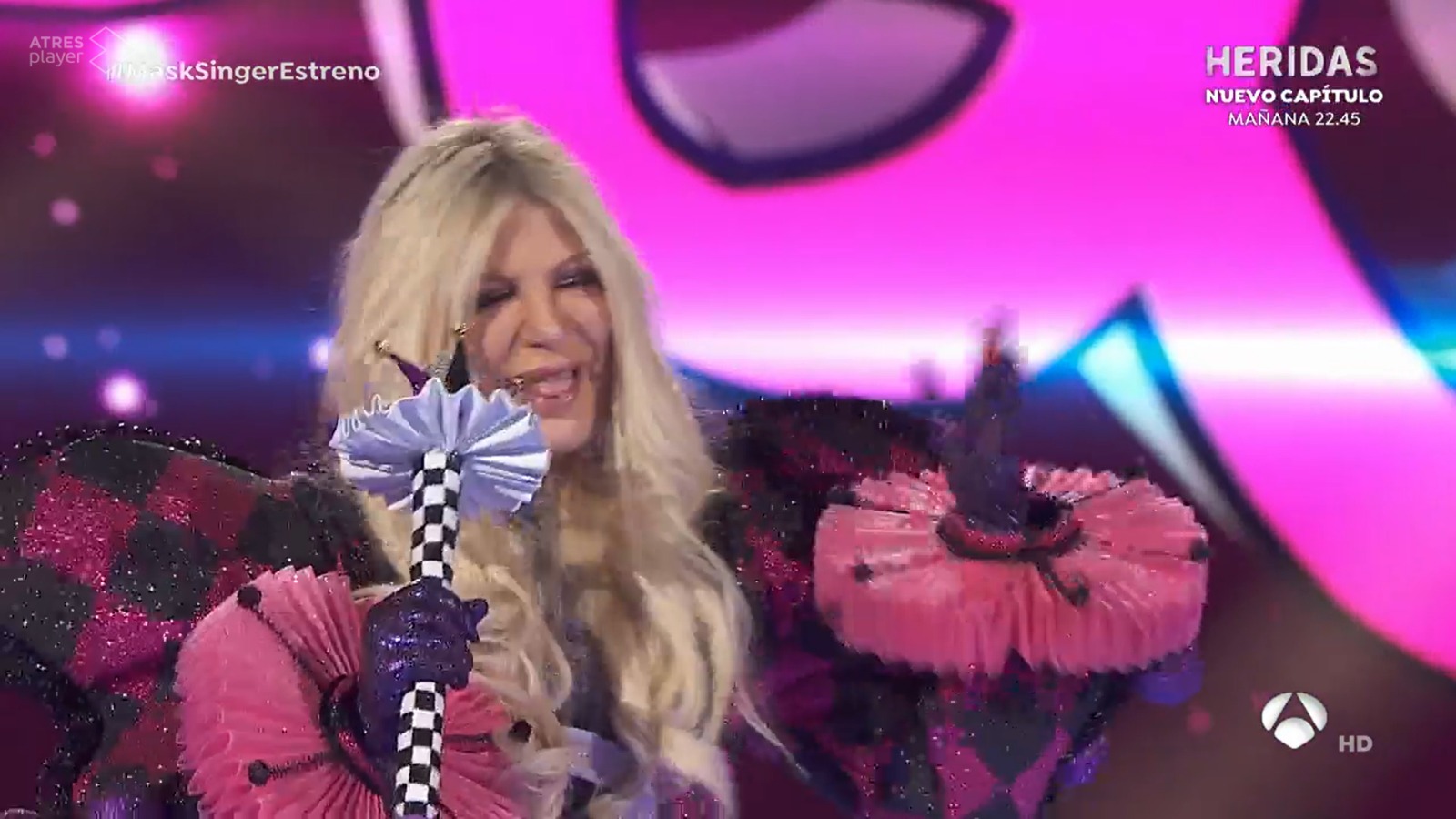 Tori Spelling Mask Singer